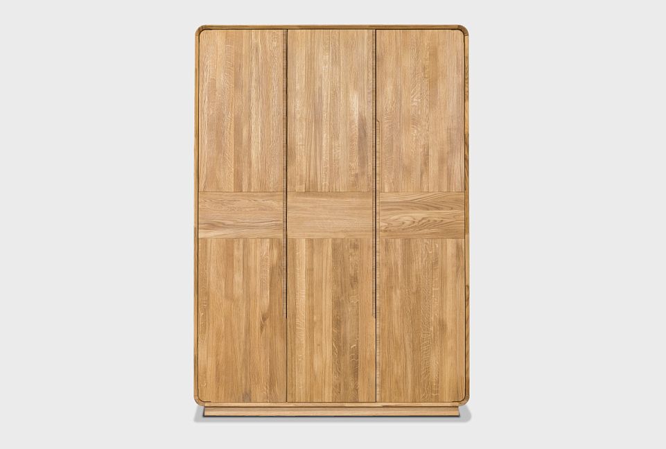 Шкаф для одежды 3-х дверный "Монблан"; бейц-масло