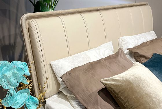 Кровать "Алекса" массив и шпон дуба, МДФ 7