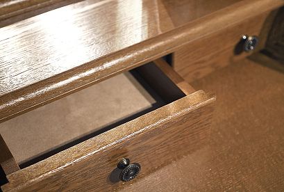 Стол туалетный "Соната" (декор); *ММ-283-06; коньяк+горький шоколад с тёмной патиной