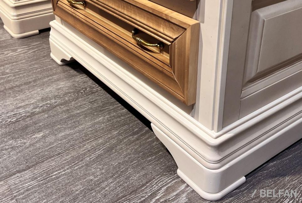 Шкаф с витриной 1-но дв. "Оливия" (левый) массив и шпон ольхи 2