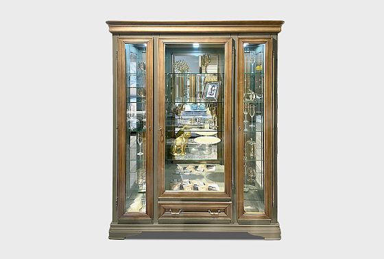 Шкаф с витриной 3-х дверный "Оливия" массив и шпон ольхи 3