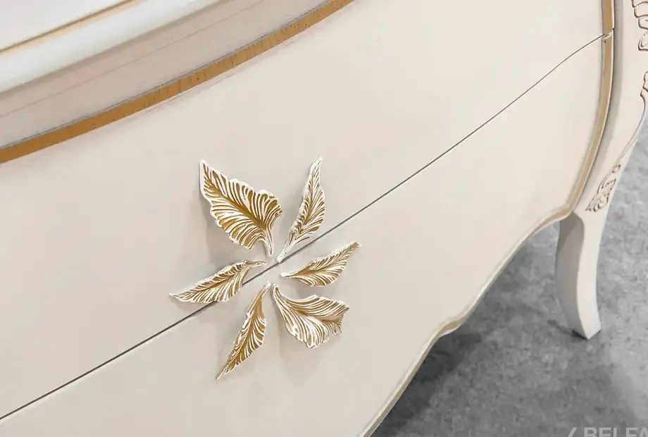 Спальня «Трио» #1 белая эмаль с золотой патиной 2