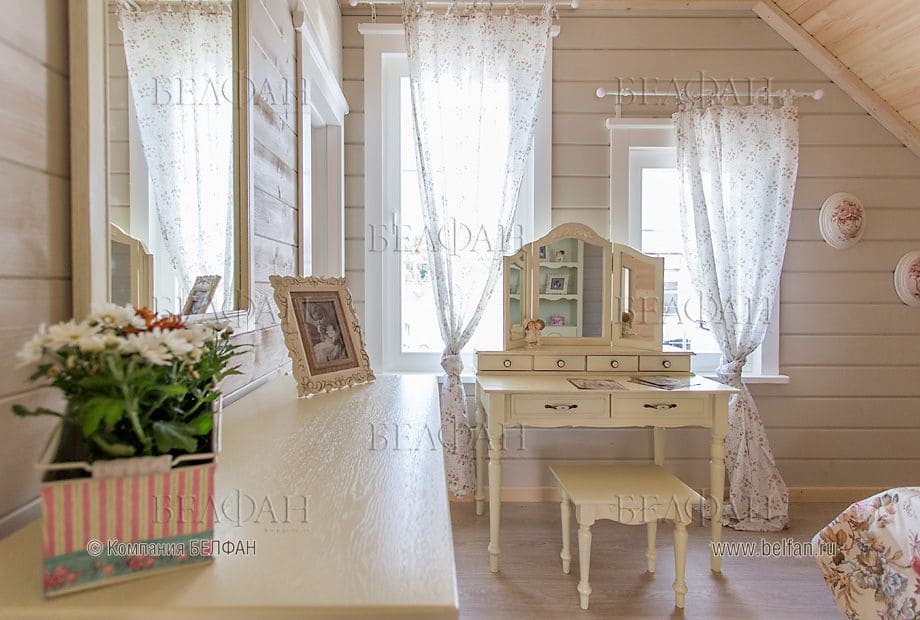 Банкетка белая