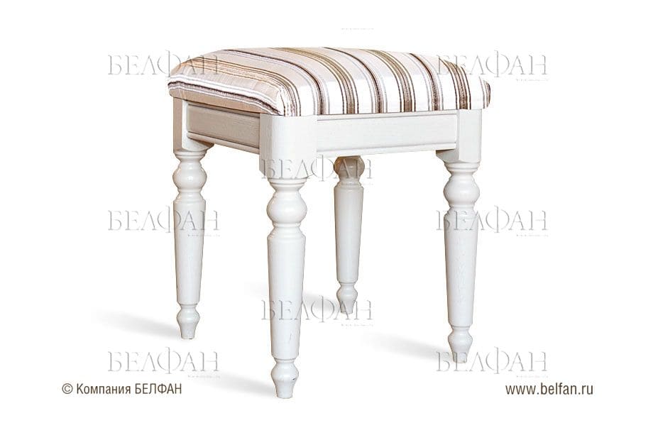 Белая банкетка в прихожую