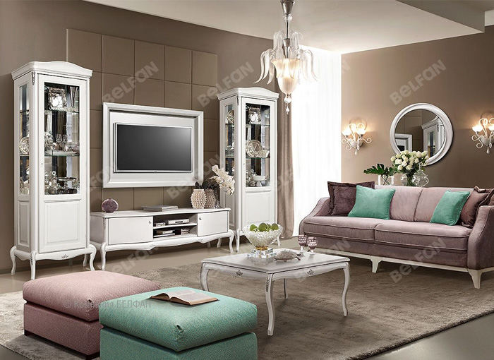 Зеркала в интерьере гостиной