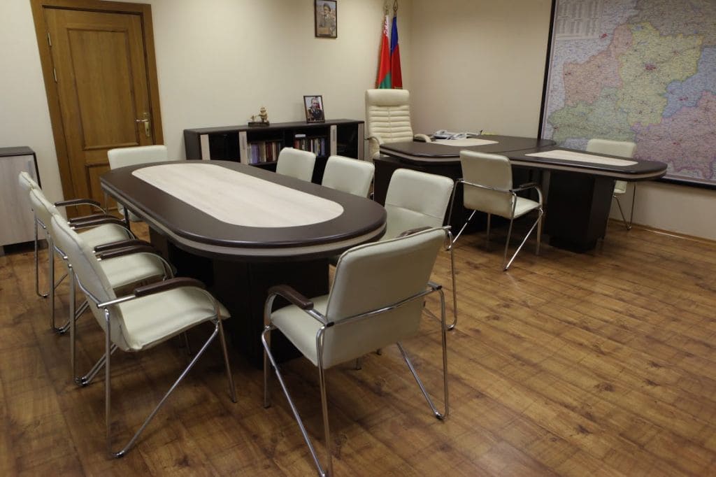 как расставить мебель в кабинете