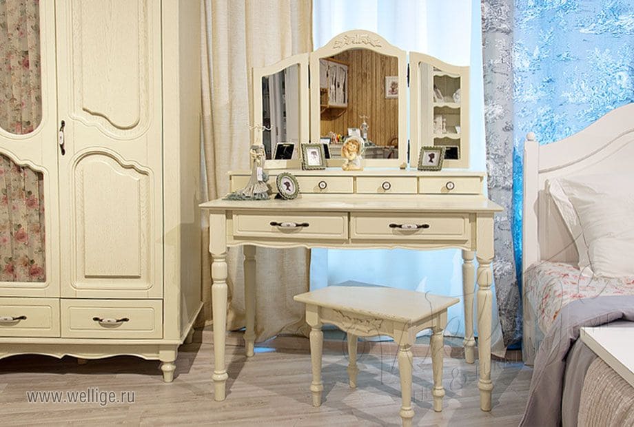 Выбор туалетного столика с зеркалом трио Vybor tualetnogo stolika s zerkalom