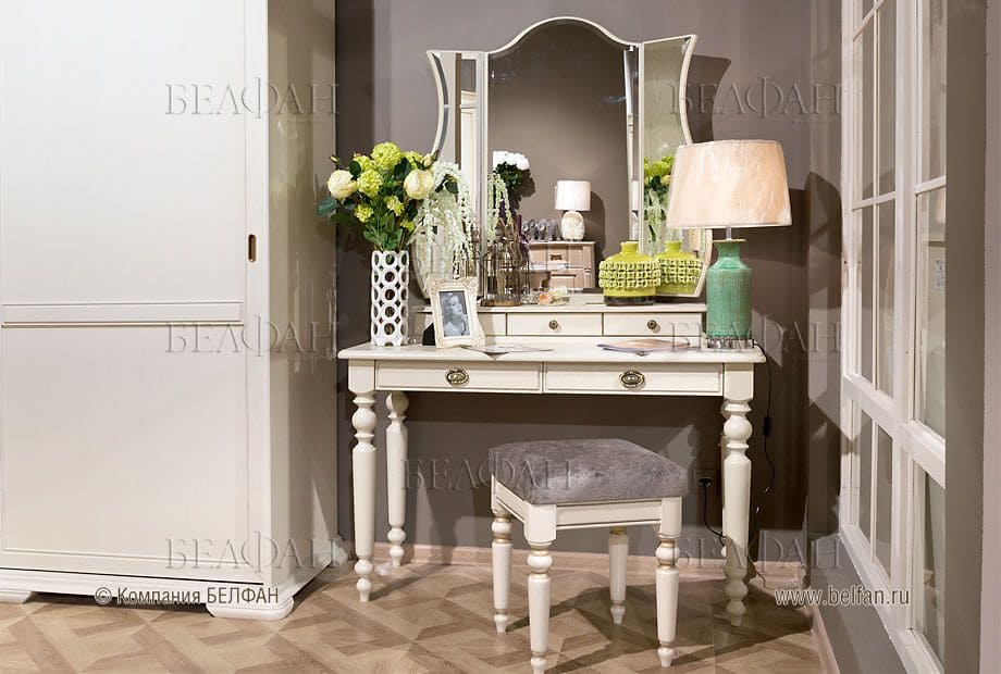 Туалетный столик