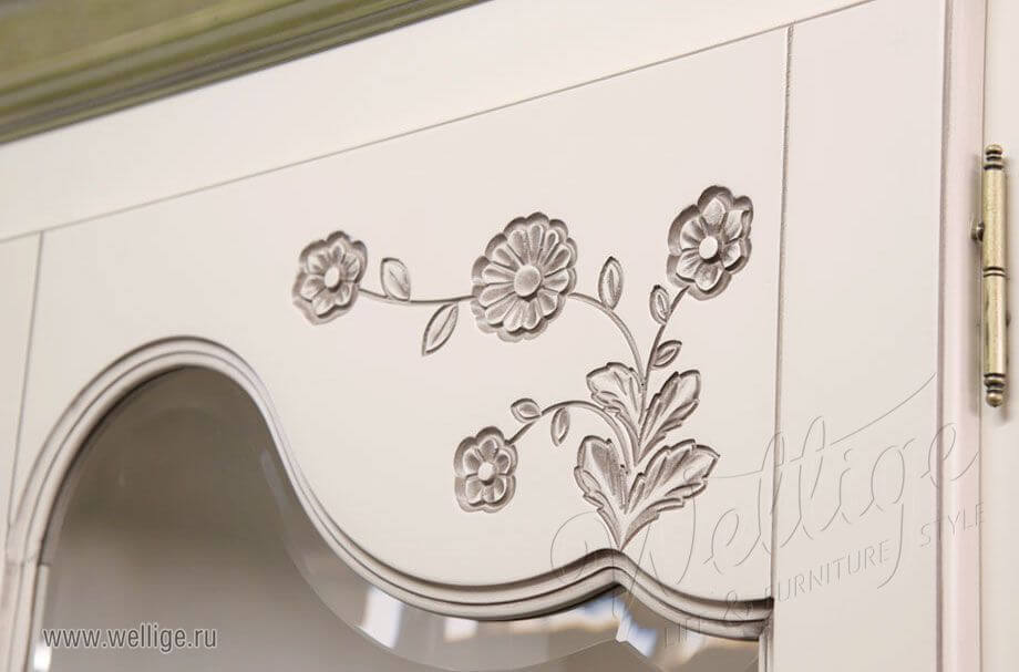 osobennosti5_shkaf-vitrina_v_stile_provanc