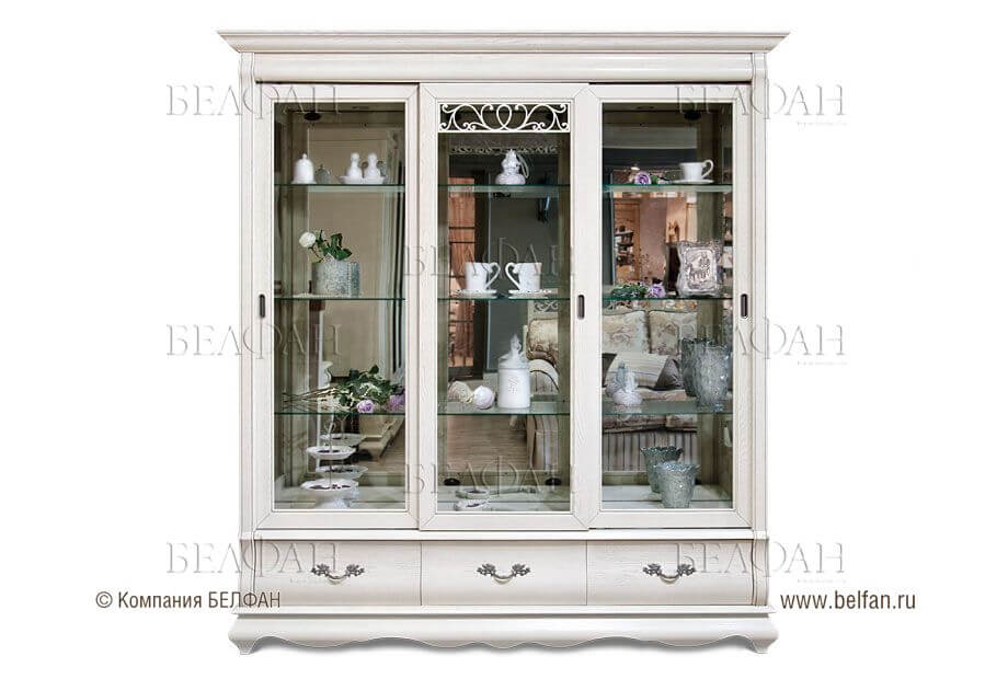 Как выбирать шкаф-витрину в классическом стиле Как выбирать шкаф-витрину в классическом стиле