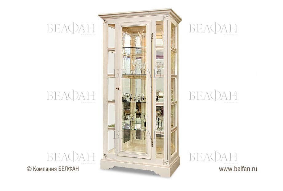 Шкаф-витрина классического типа Шкаф-витрина классического типа