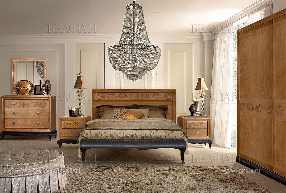 Кровать главный элемент спальни в классическом стиле