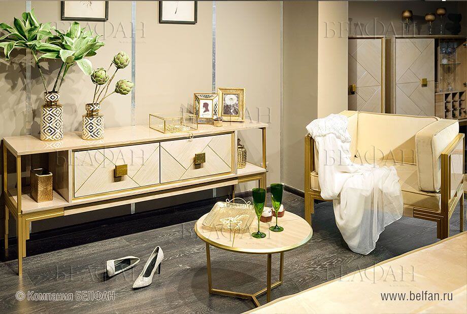 Свечи на журнальном столике