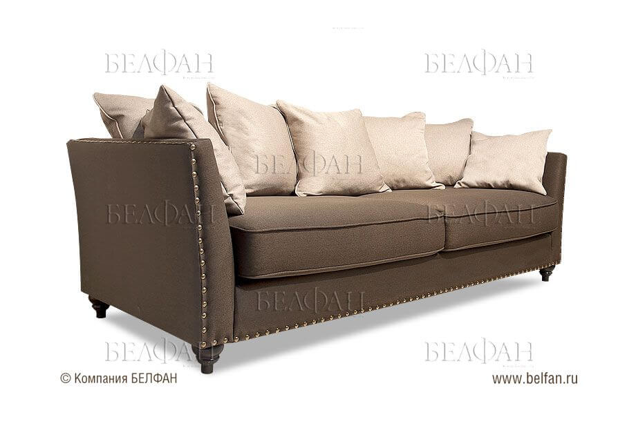 Диван в бежево-коричневых тонах Диван в бежево-коричневых тонах