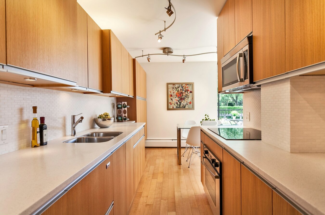 Гарнитур в две линии Гарнитур в две линии