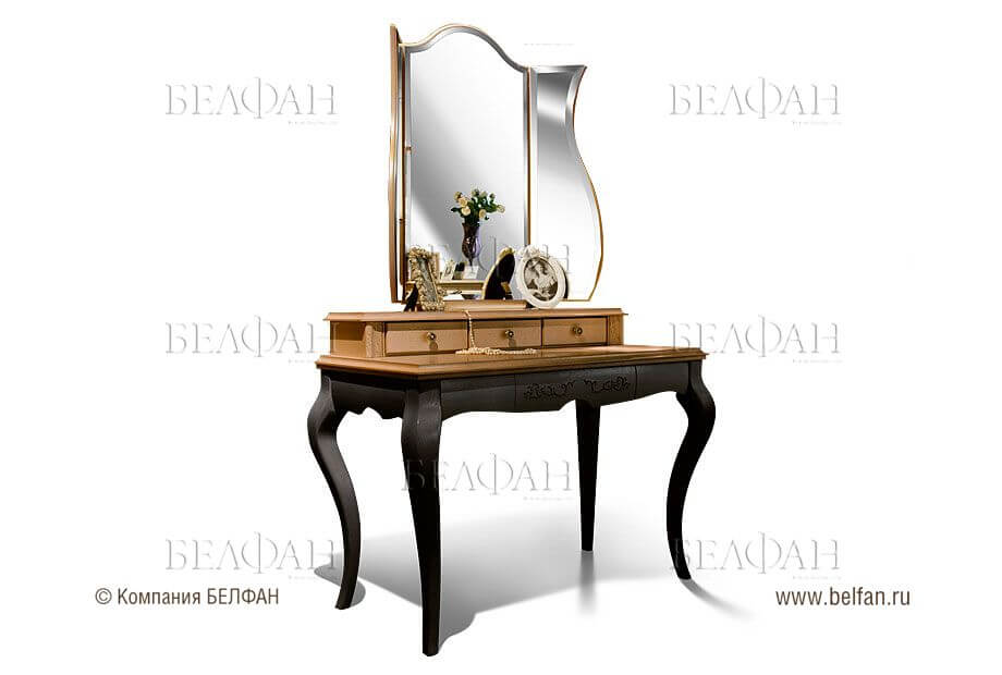 Туалетный столик Туалетный столик