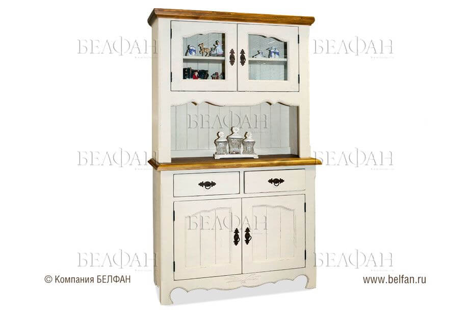 Сервант для посуды также устанавливается на кухнях в деревенских стилях 