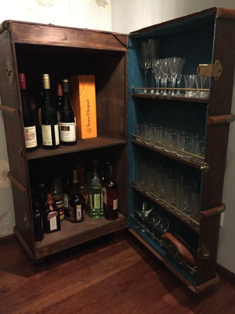 Бар из массива дерева