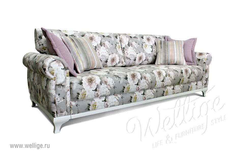 Диван в светлых тонах