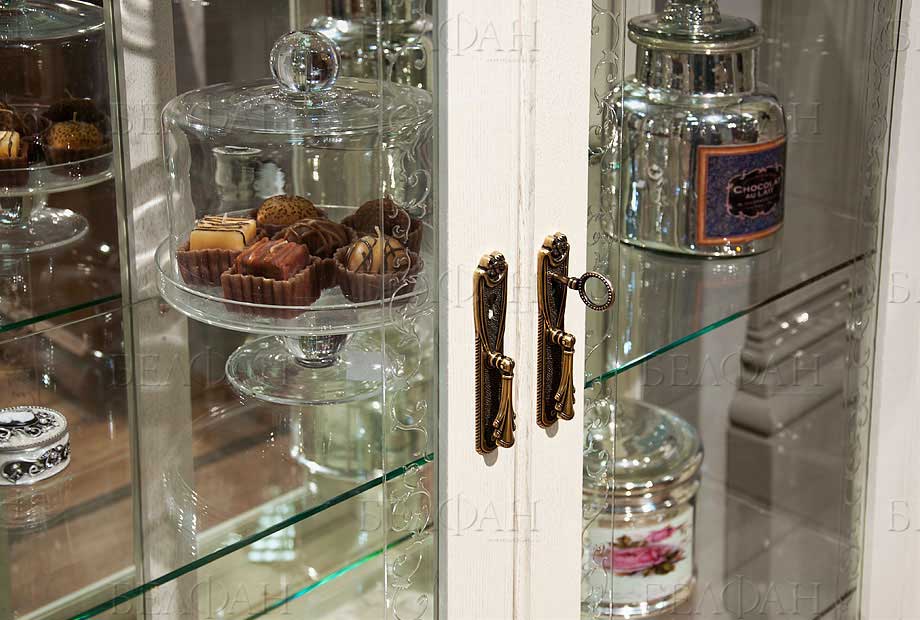 IШкаф-буфет 